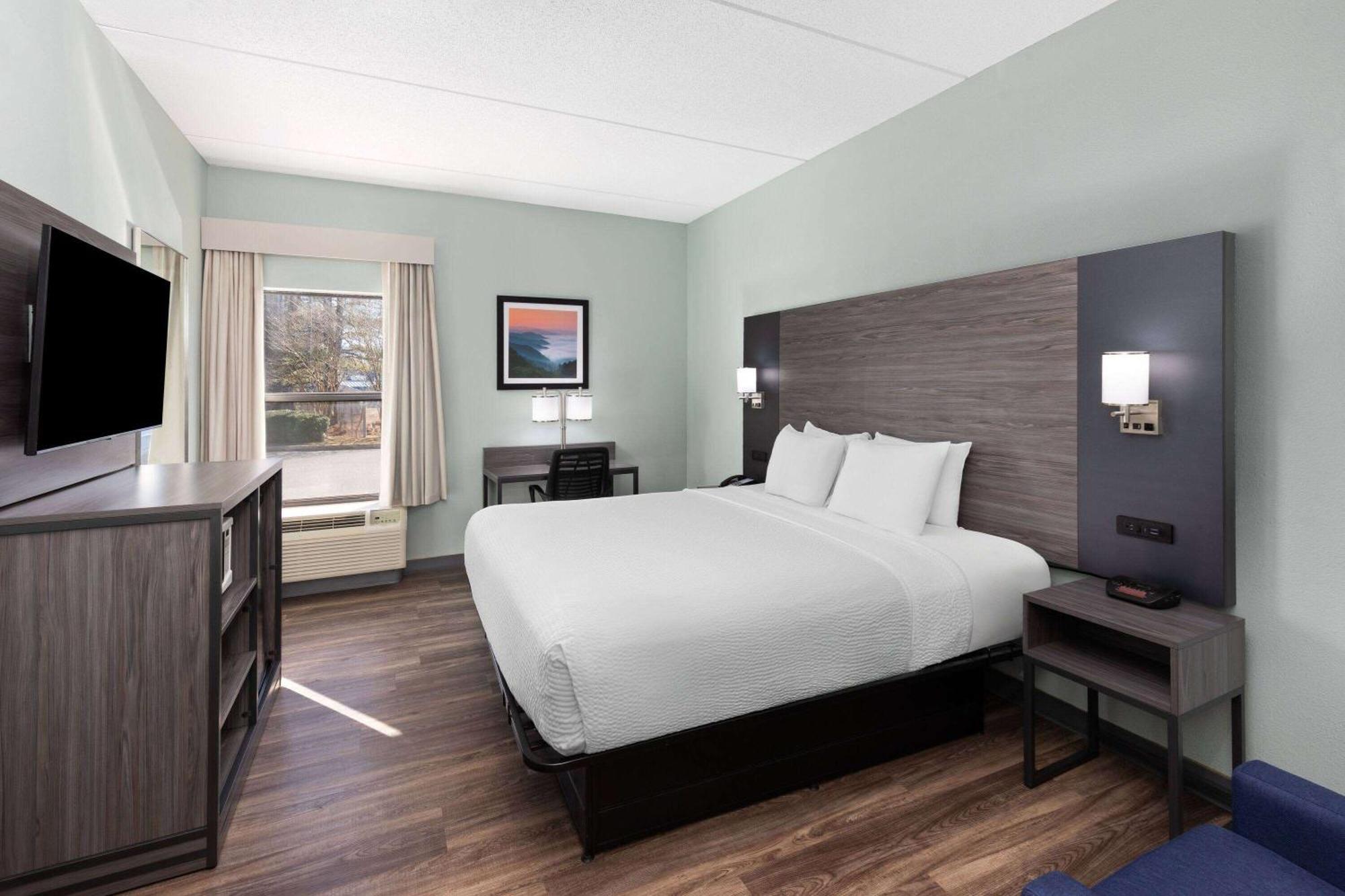Baymont By Wyndham Creedmoor Hotel Ngoại thất bức ảnh
