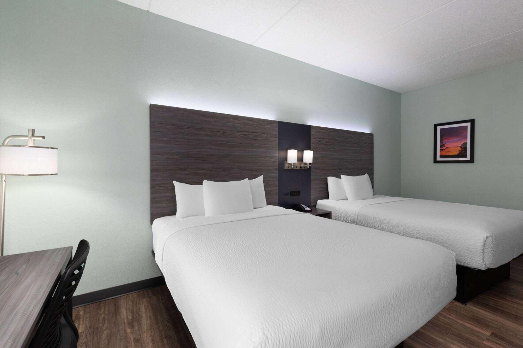 Baymont By Wyndham Creedmoor Hotel Ngoại thất bức ảnh