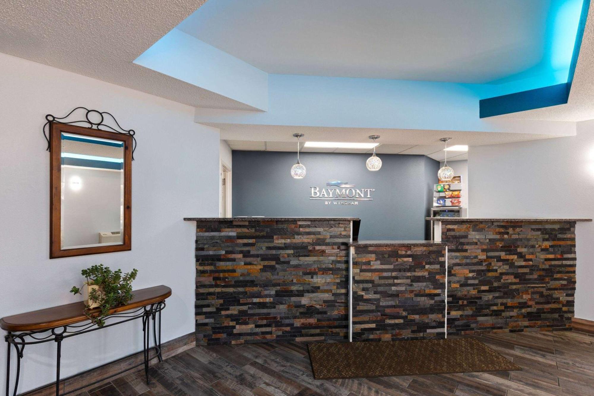 Baymont By Wyndham Creedmoor Hotel Ngoại thất bức ảnh