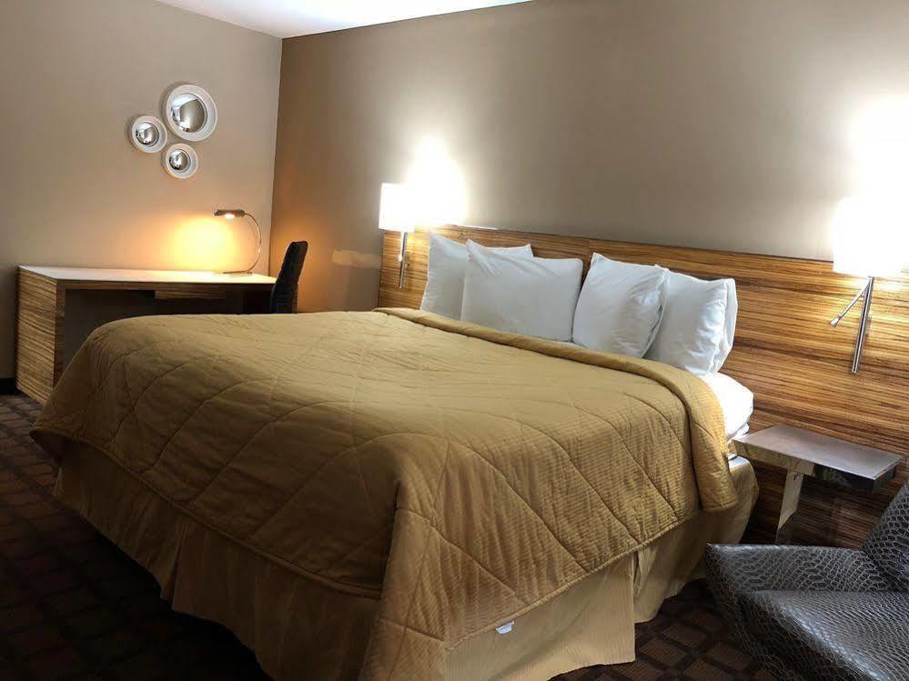 Baymont By Wyndham Creedmoor Hotel Ngoại thất bức ảnh
